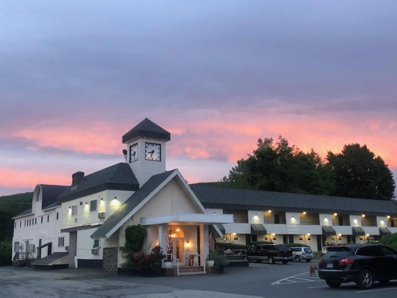 The Black Mountain Inn Brattleboro Exterior foto
